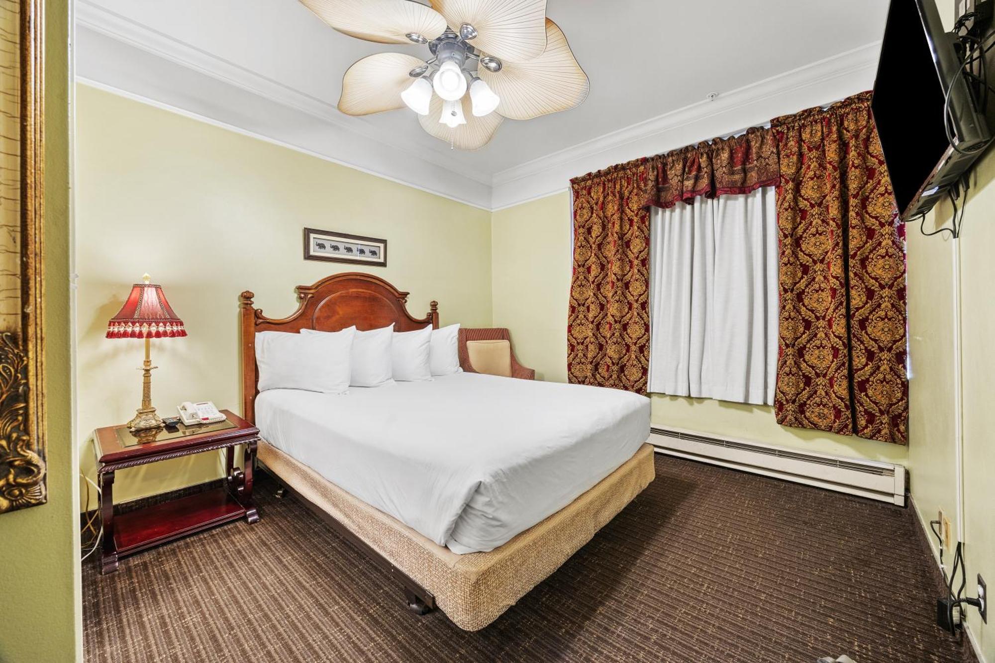 Queen Room